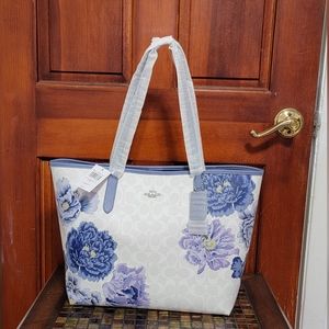 NWT Coach 5698 City Tote Signature Canvas Kaffe Fassett Periwinkles New